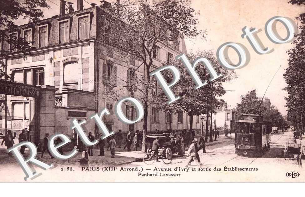 Avenue d'Ivry et sortie des etablissements Panhard Levassor