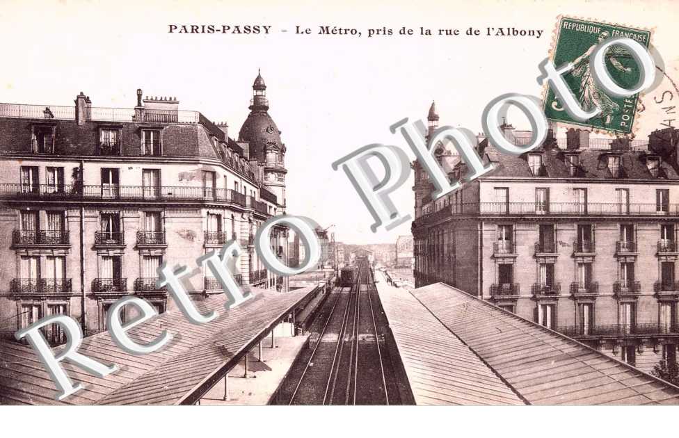 PASSY LE METRO PRIS DE LA RUE ALBONI