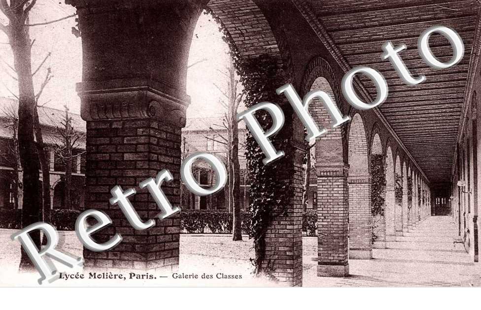 PASSY   LYCEE MOLIERE GALERIE DES CLASSES