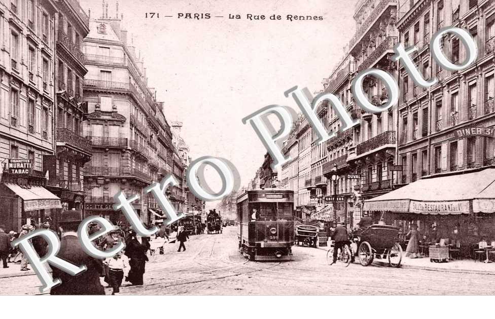LA RUE DE RENNES