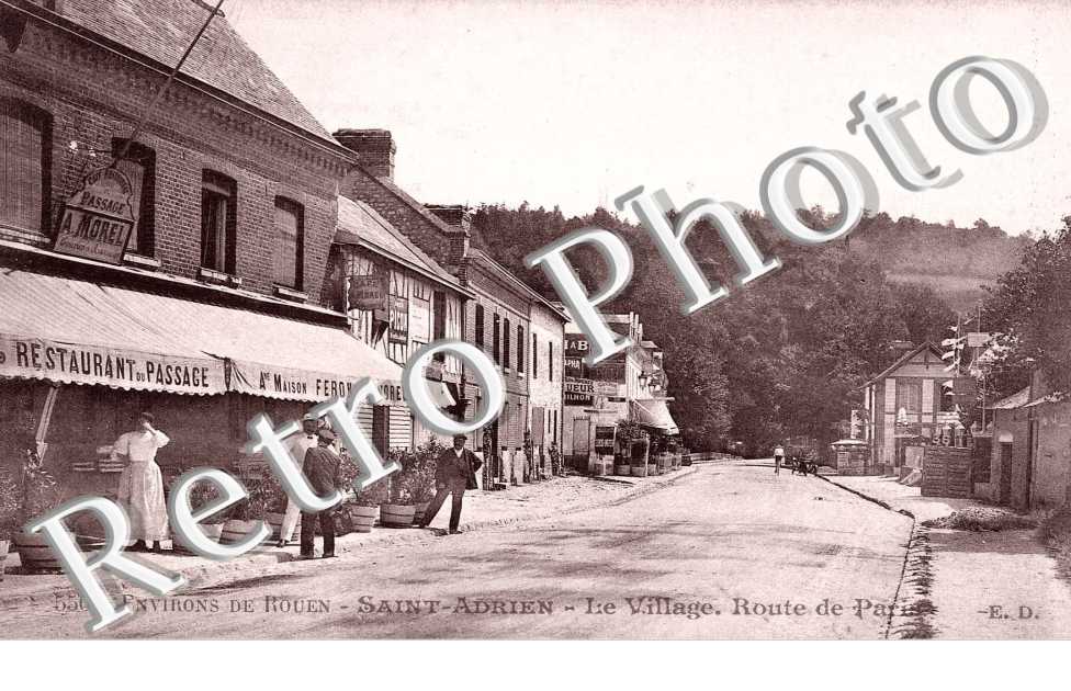 Saint-Adrien Route de Paris - le village