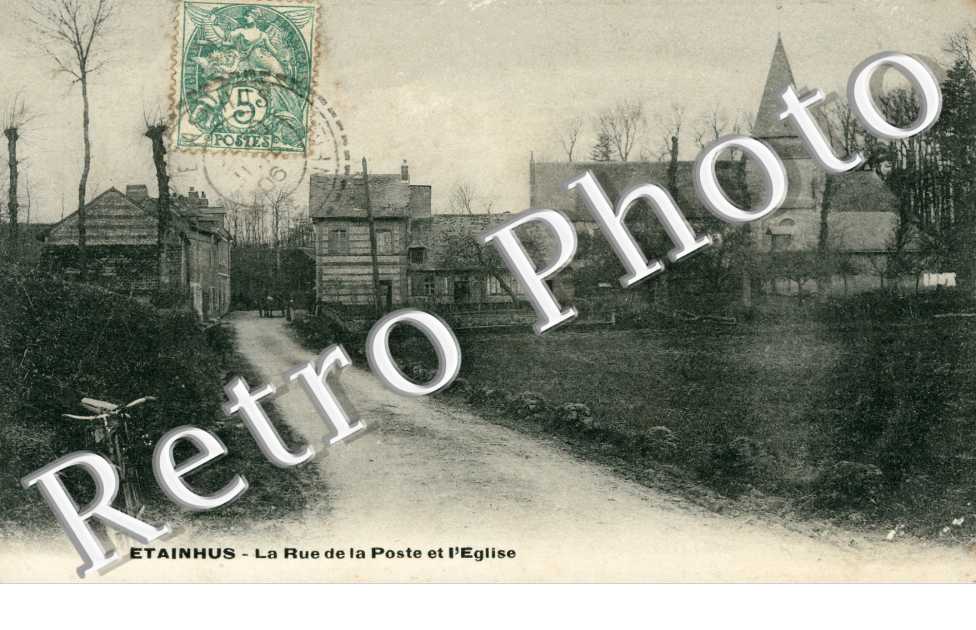 la rue de la poste et l'eglise