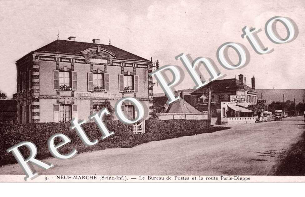 Le bureau de poste et la route de Paris-Dieppe