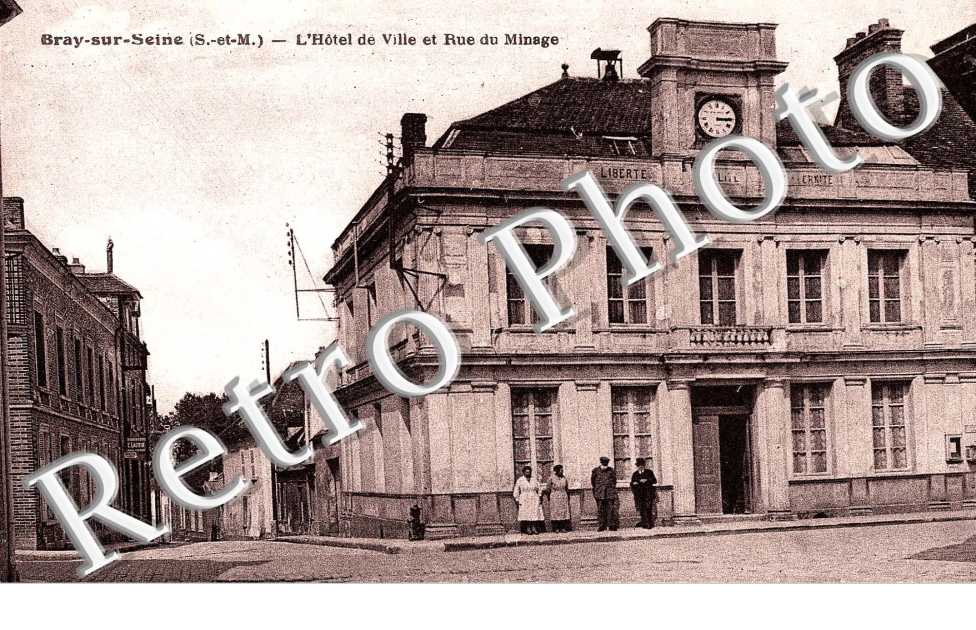 L'hotel de ville et rue Minage