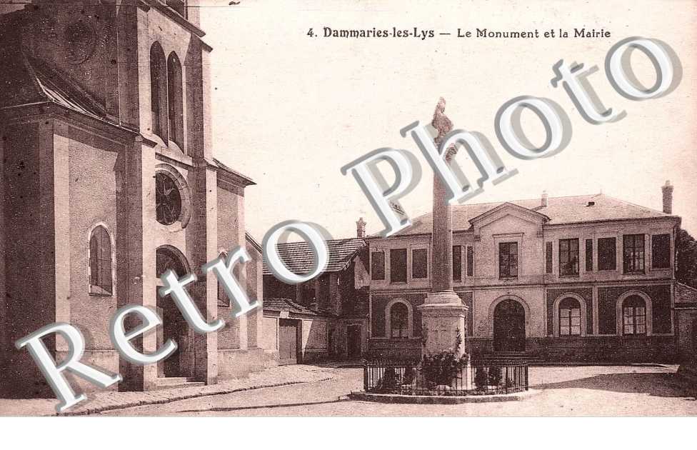 LE MONUMENT ET LA MAIRIE