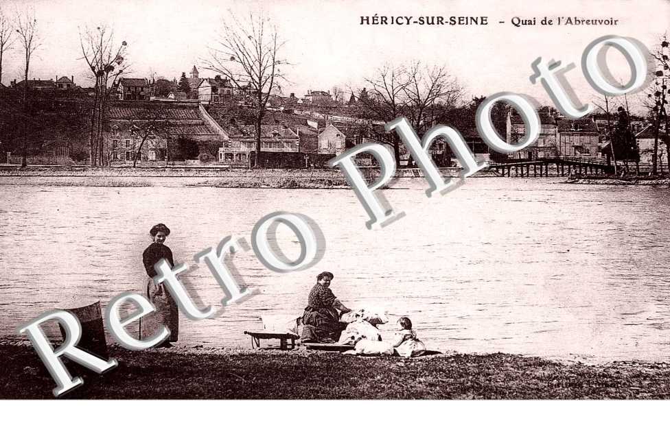 Sur Seine - Quai de L'abreuvoir