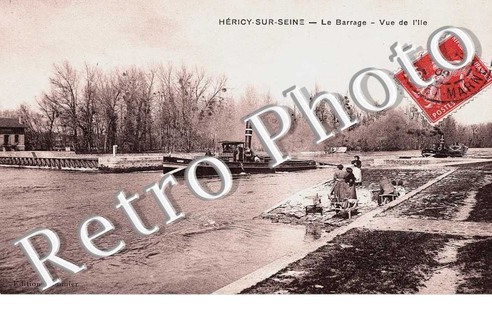 Sur Seine - Le barrage vue de l'ile - Bateau