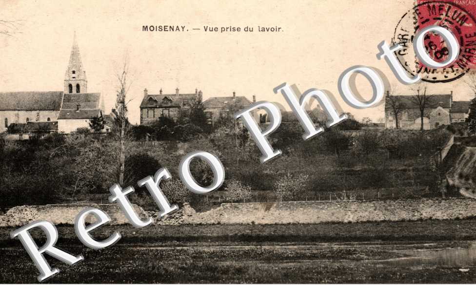 Vue prise du lavoir