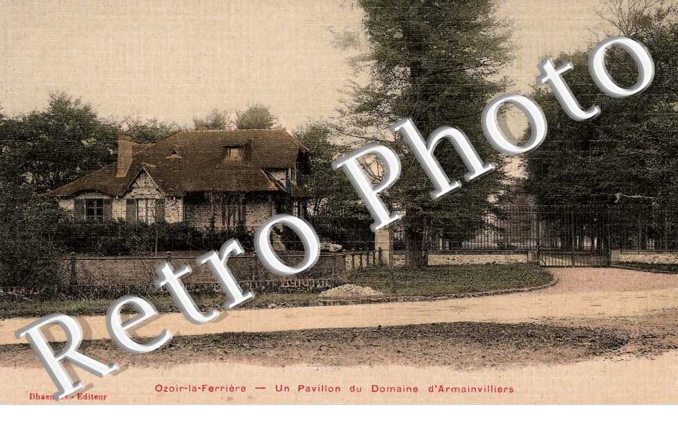 Un pavillon du domaine d'Armainvillers (toilee couleur)