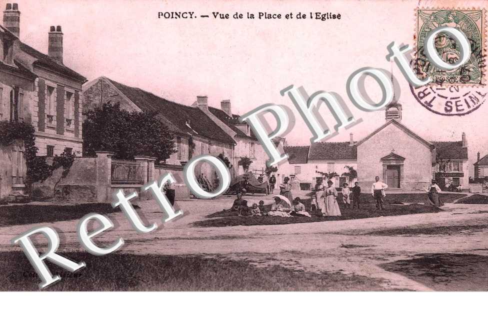 vue de la place et de l'eglise
