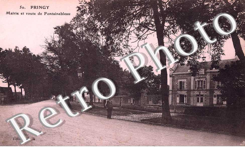 Mairie et route de Fontainebleau