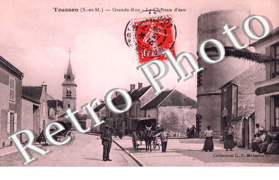 Grande rue - le chateau d'eau