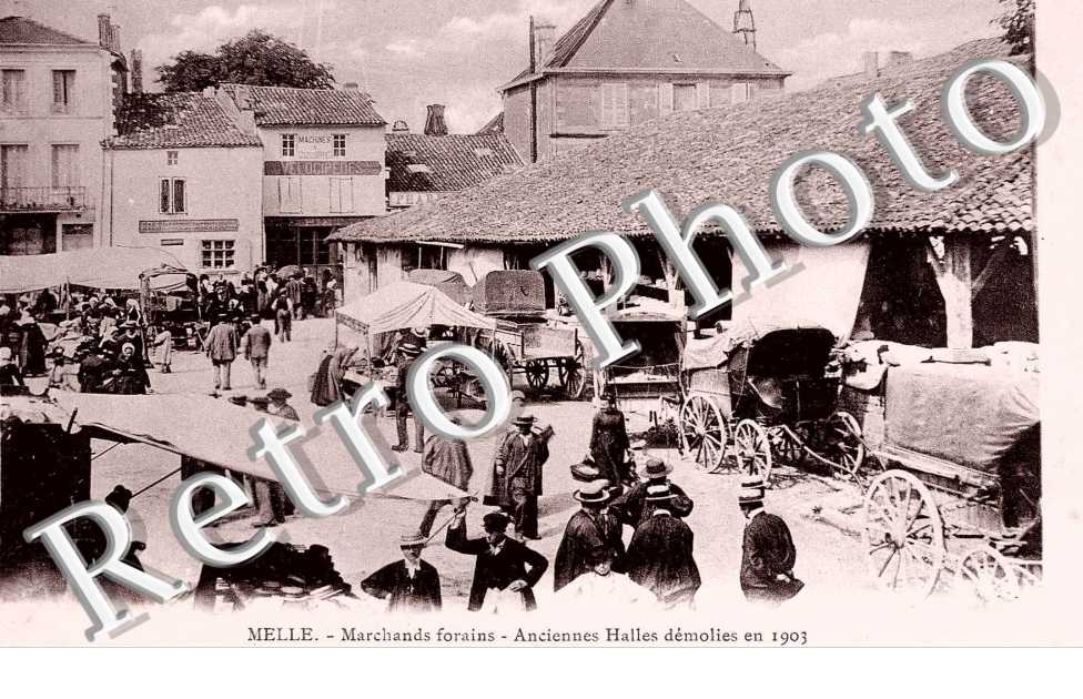 Marchands forains. anciennes halles demolies en 1903