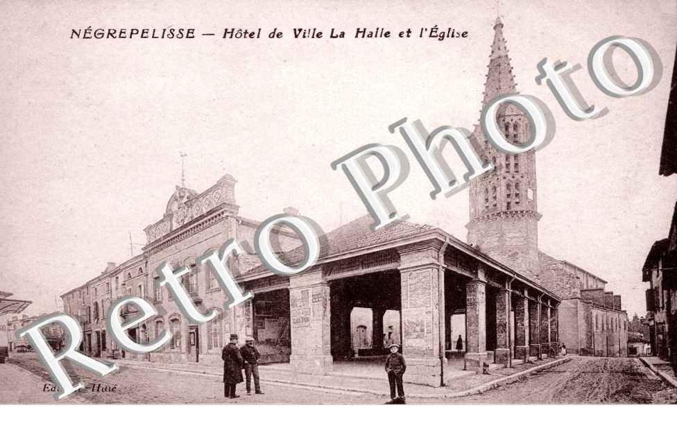 Hotel de Ville, La Halle et l'Eglise
