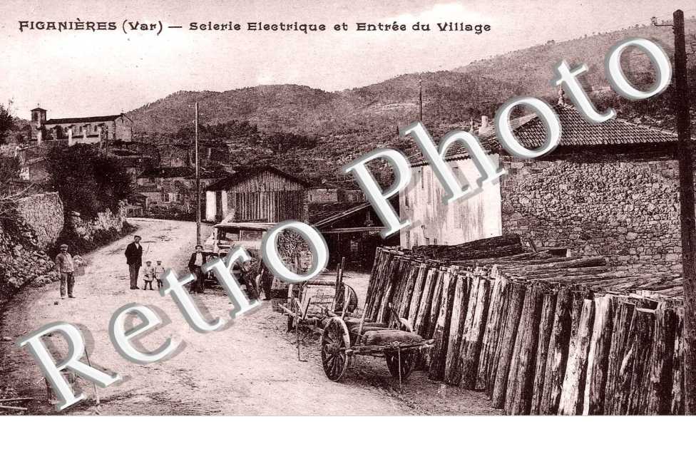 Scierie Electrique et Entree du Village