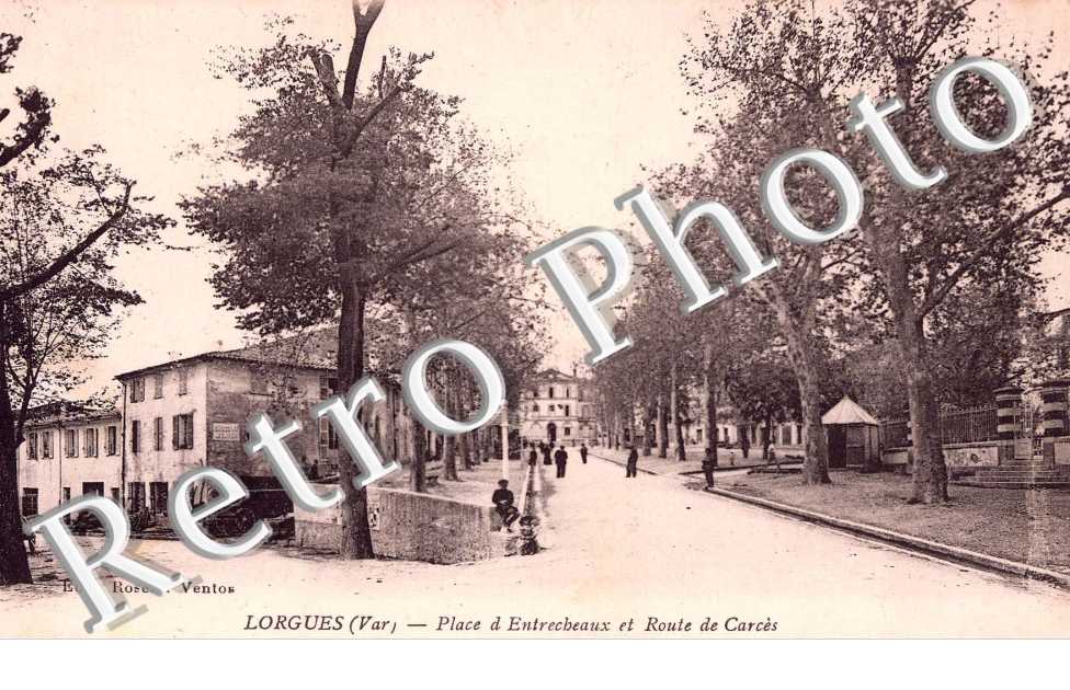Place d'Entrechaux et route de Carces