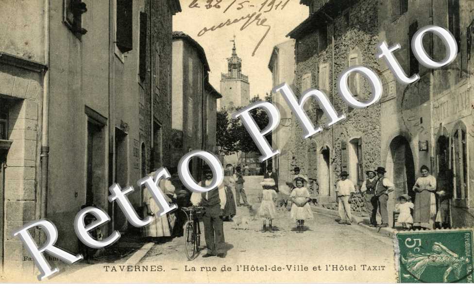 Rue de l'Hotel de Ville et Hotel Taxit