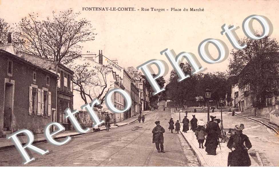 Rue Turgot - Place du Marché