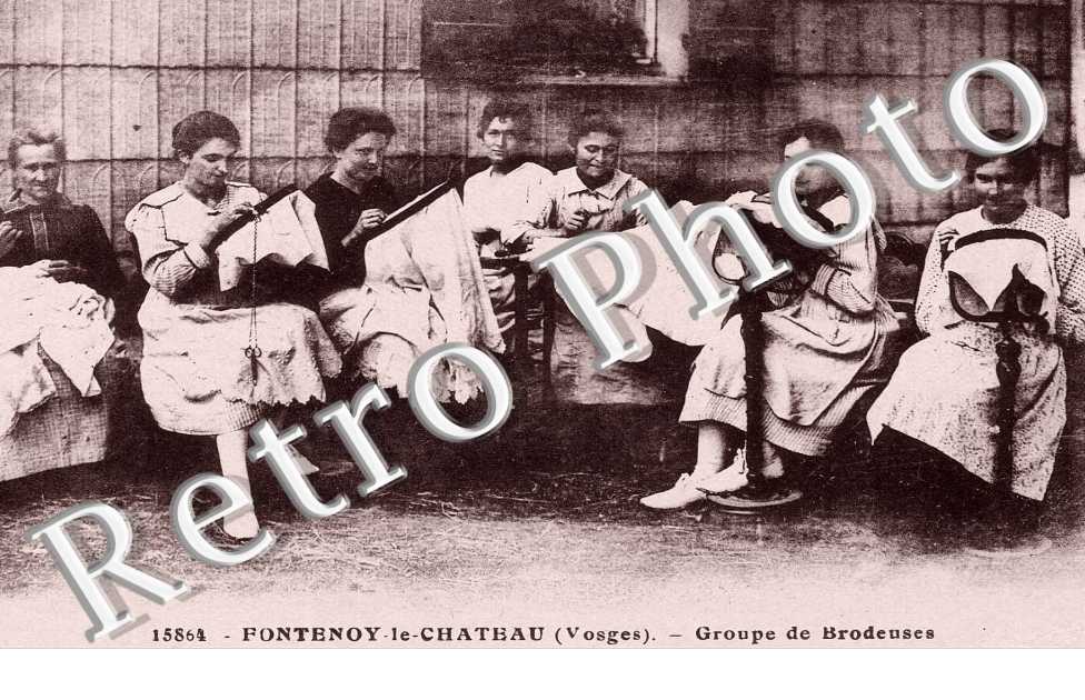 Groupe de brodeuses