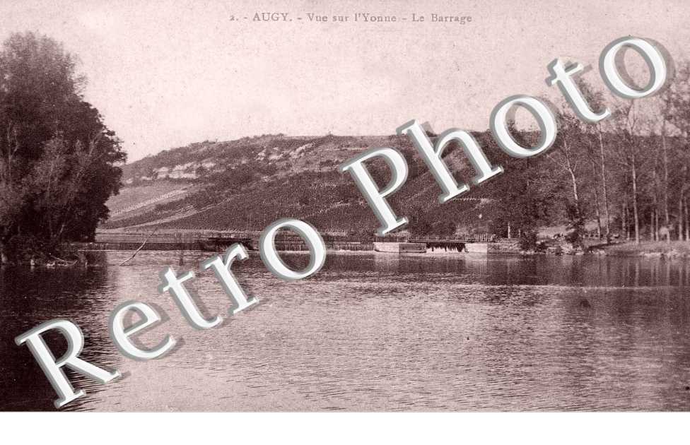 Vue sur l'Yonne et le Barrage