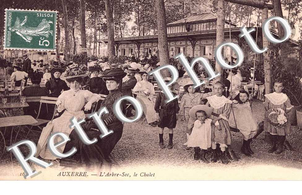 l' arbre sec, la chalet