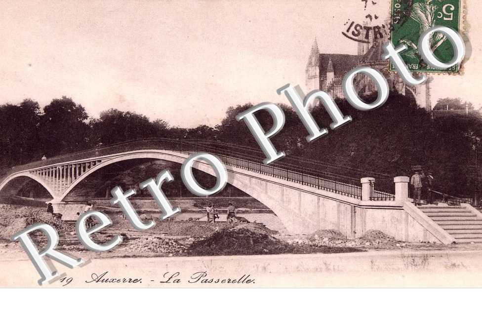 LA PASSERELLE
