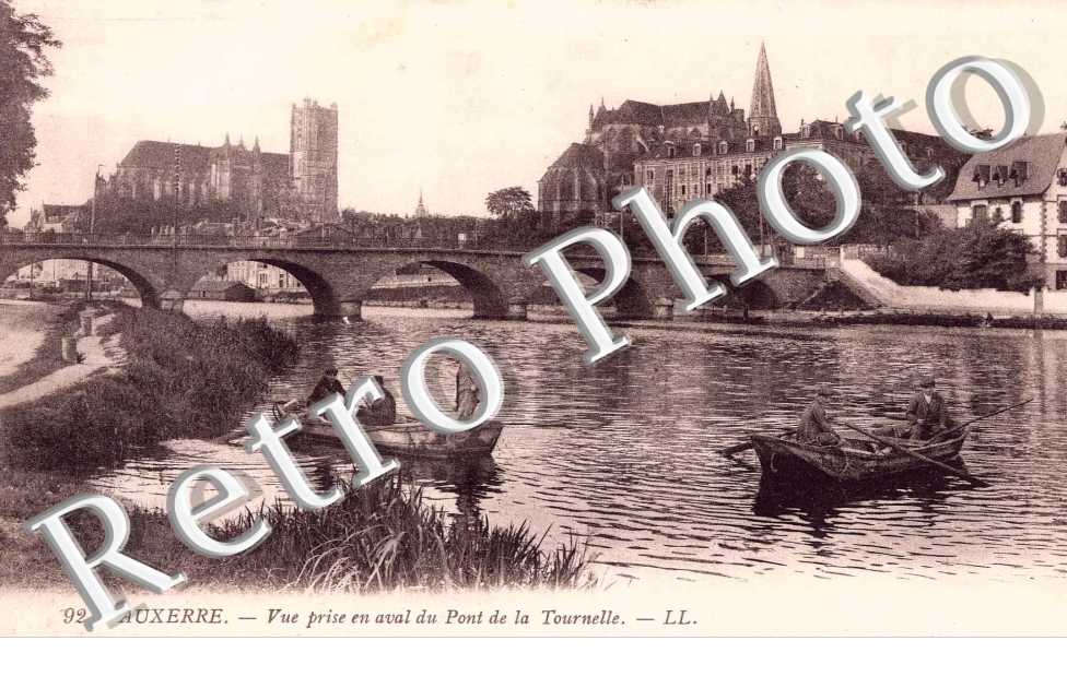 Vue prise en aval du pont de la Tournelle