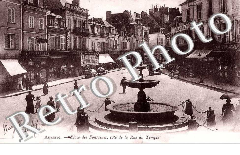 PLACE DES FONTAINES COTE RUE DU TEMPLE