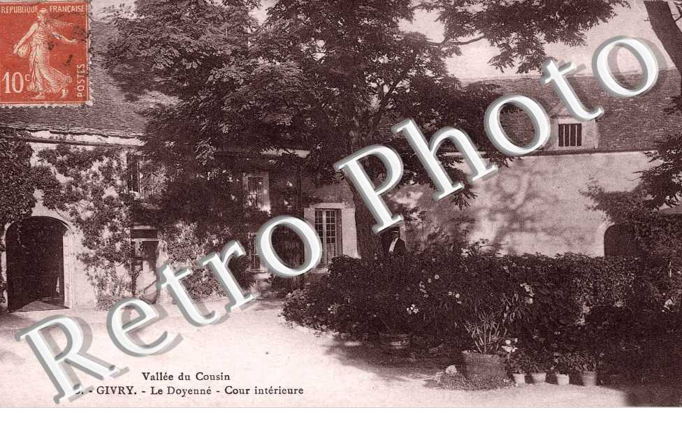 Le Doyenne - cour interieur