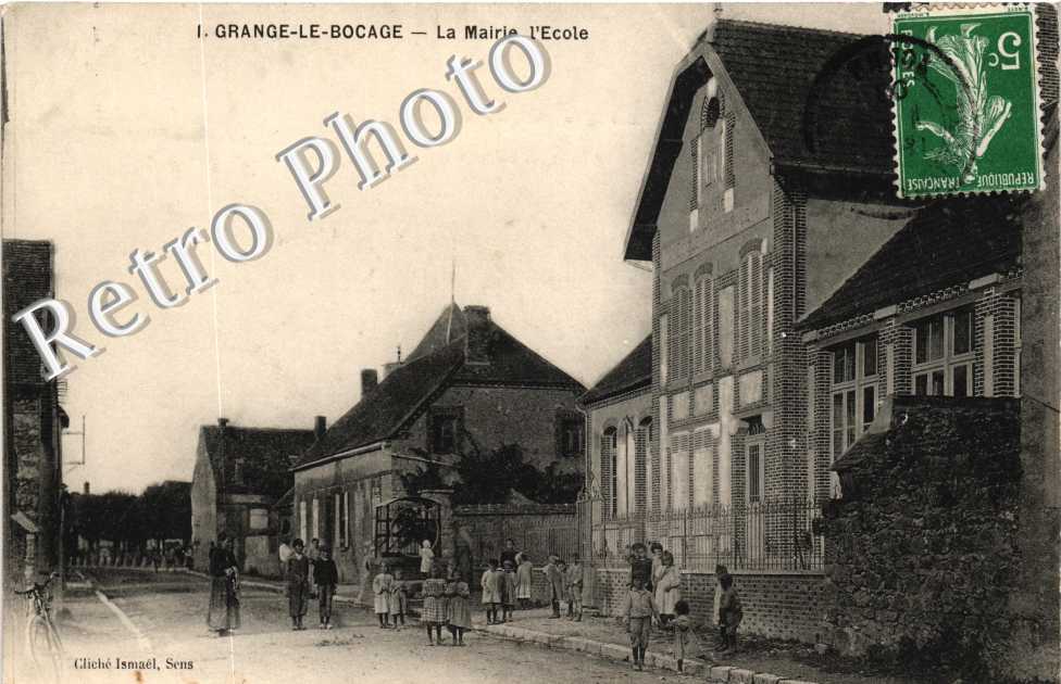 La mairie et l'école de Grange-Le-Bocage