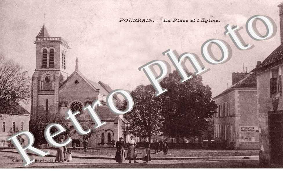la place et l' Eglise