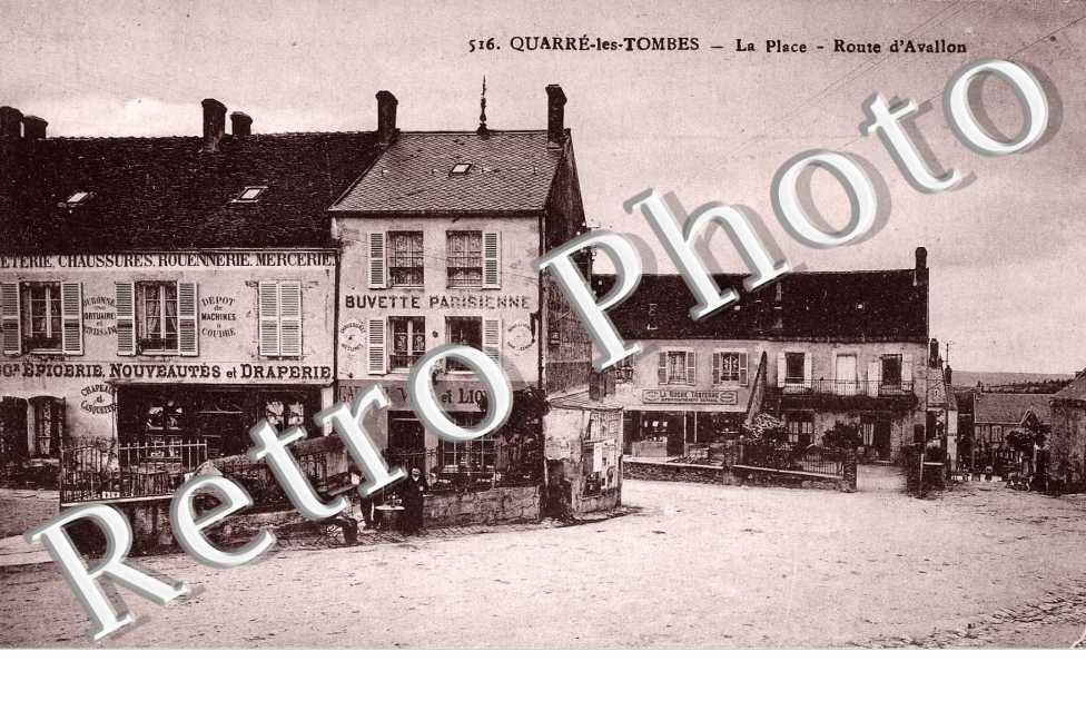 la place, route d' Avallon