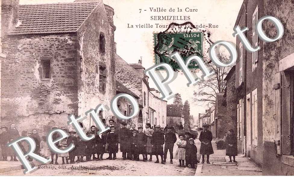 vallee de la Cure, Sermizelles, la vieille tour et la Grande Rue