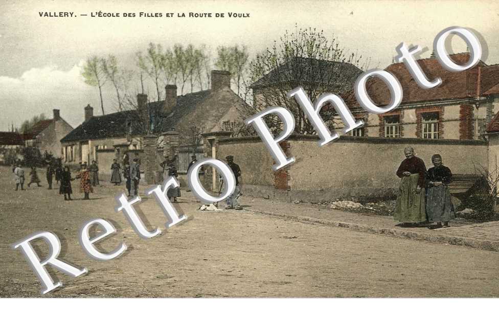 Lecole des filles et la route de Voulx