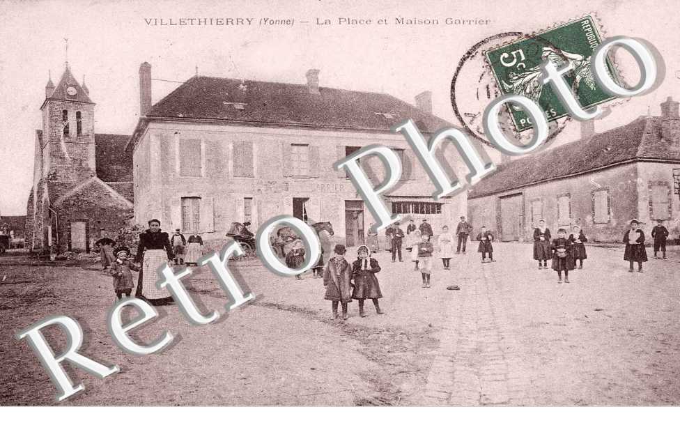 La place et maison Garrier