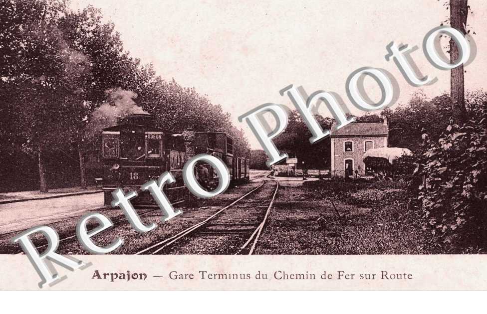 Gare terminus du chemin de fer sur route