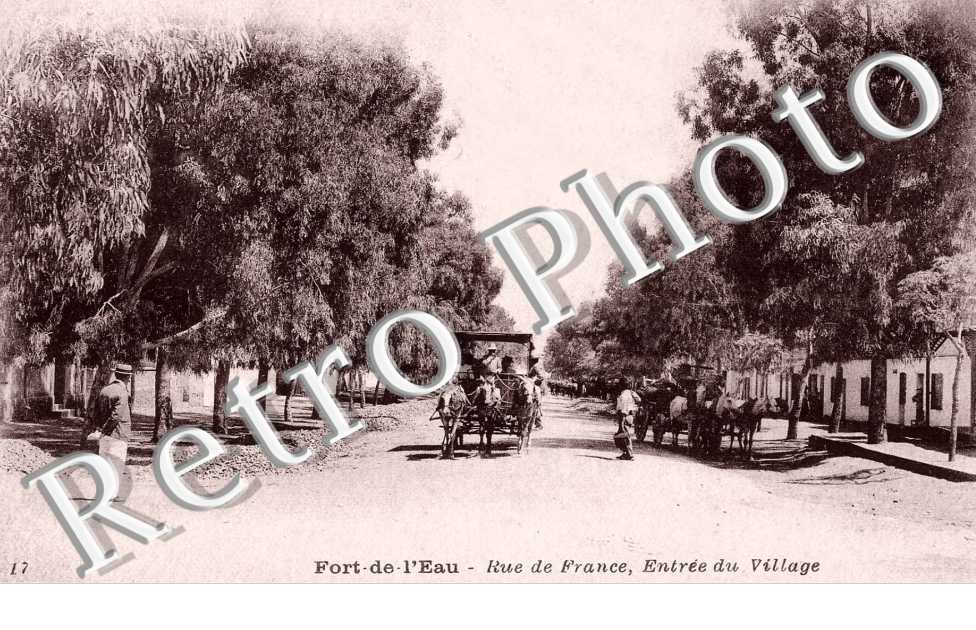 Rue de France - entree du village