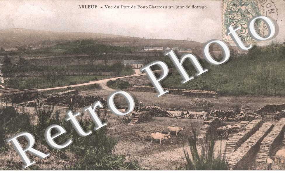 vue du port de Pont-Charreau un jour de flottage