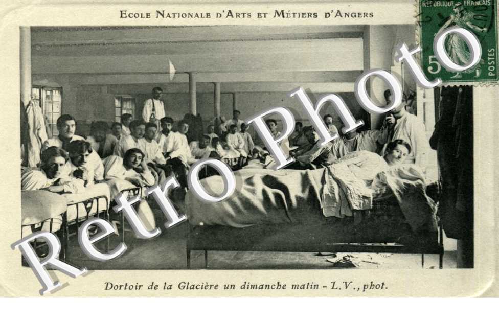 dortoir de la glaciere un dimanche matin, ecole nationale d'arts et metiers d'angers