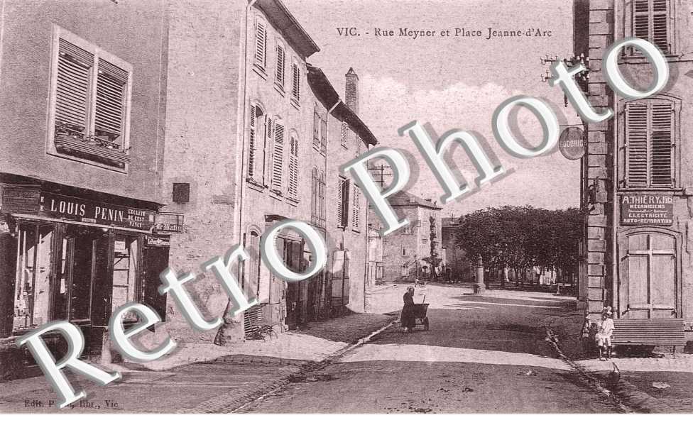 rue Meyner et Place Jeanne d'Arc Magasin Louis Penin