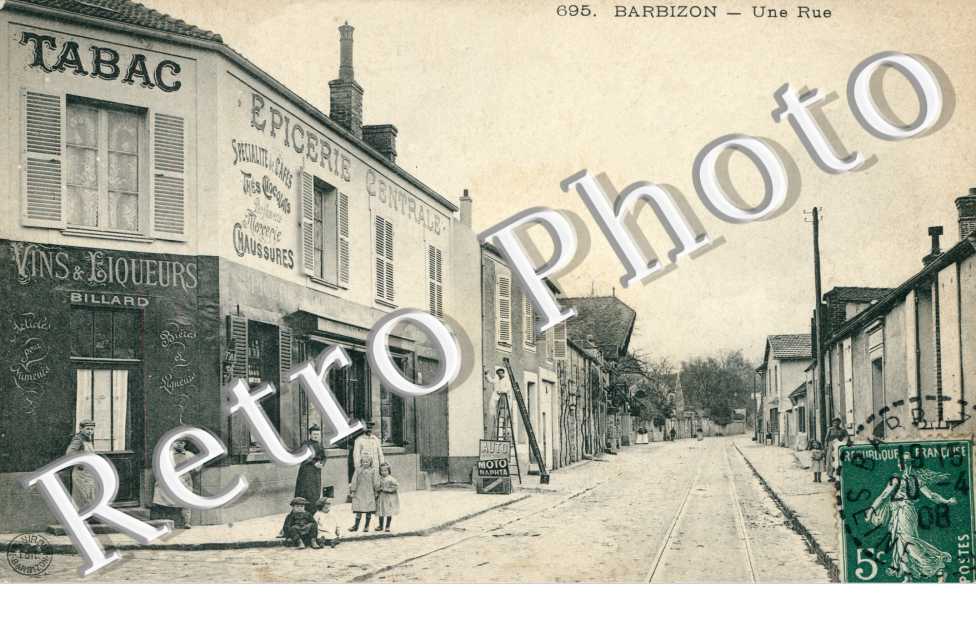 Une rue - Epicerie centrale