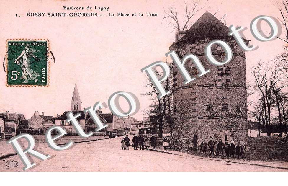 la place  et la tour