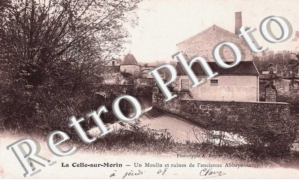 un moulin et ruines de l'ancienne abbaye