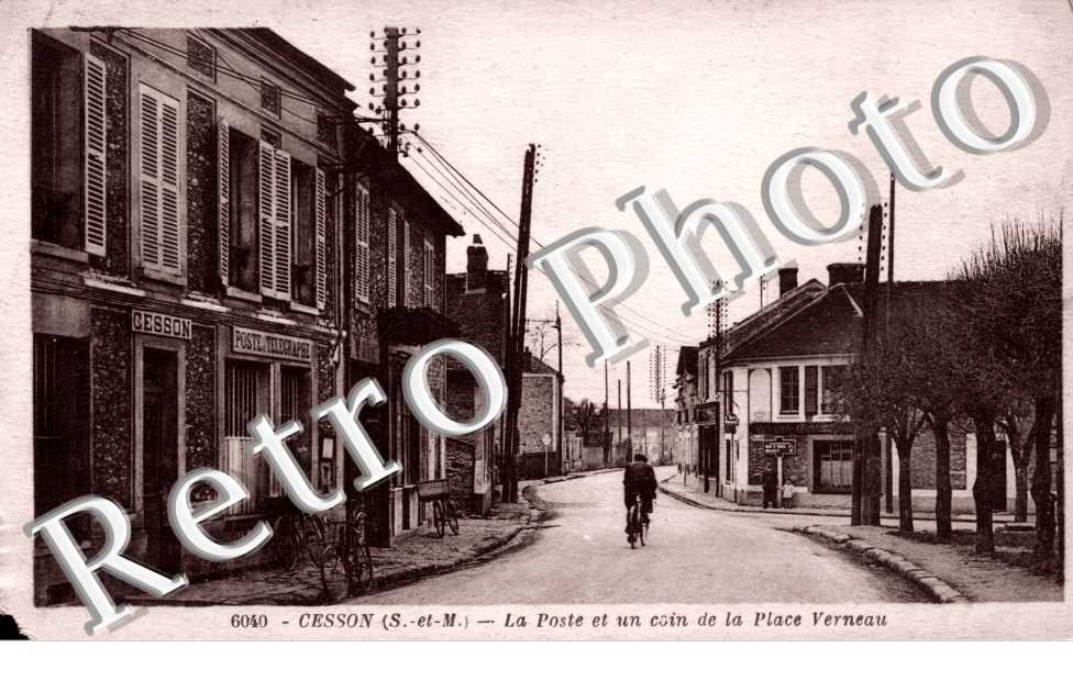 la poste et un coin de la place Verneau