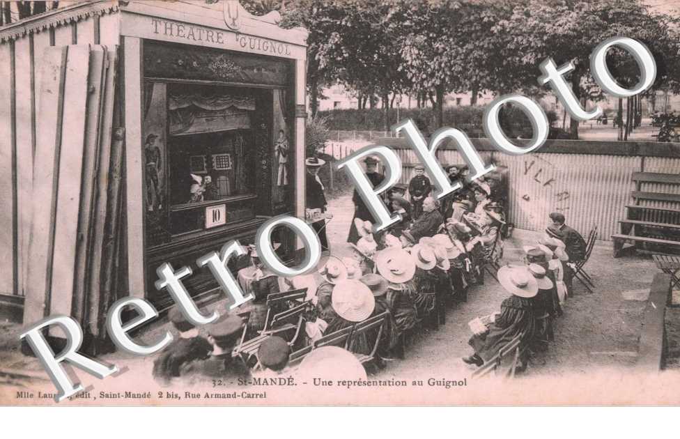 Une representation au guignol - theatre
