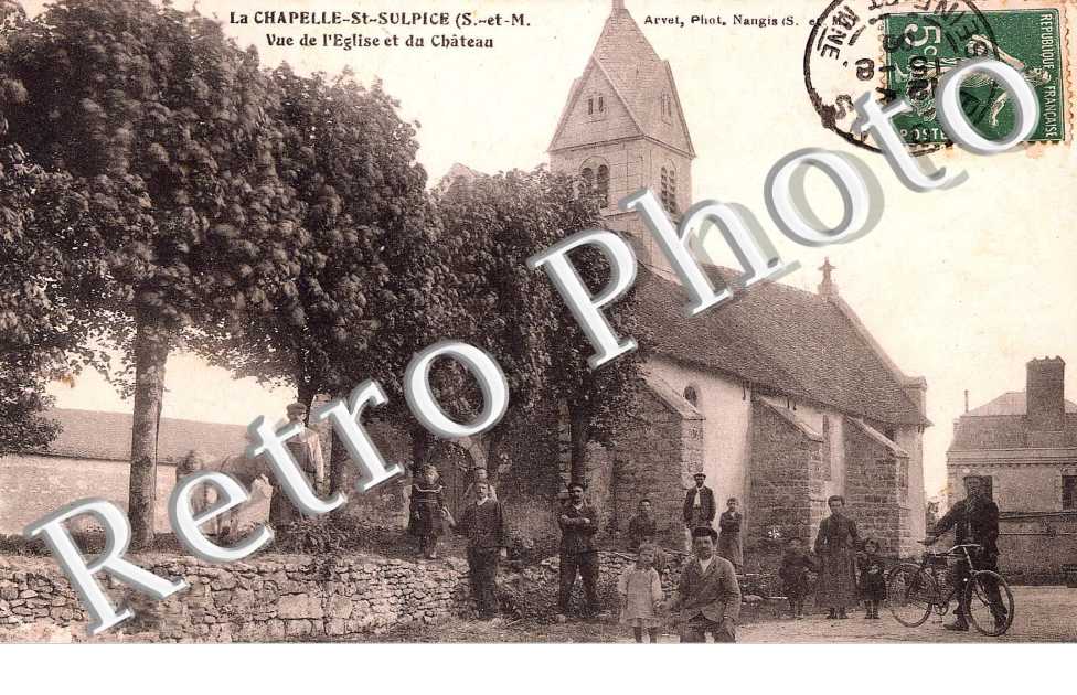 VUE DE L'EGLISE ET DU CHATEAU