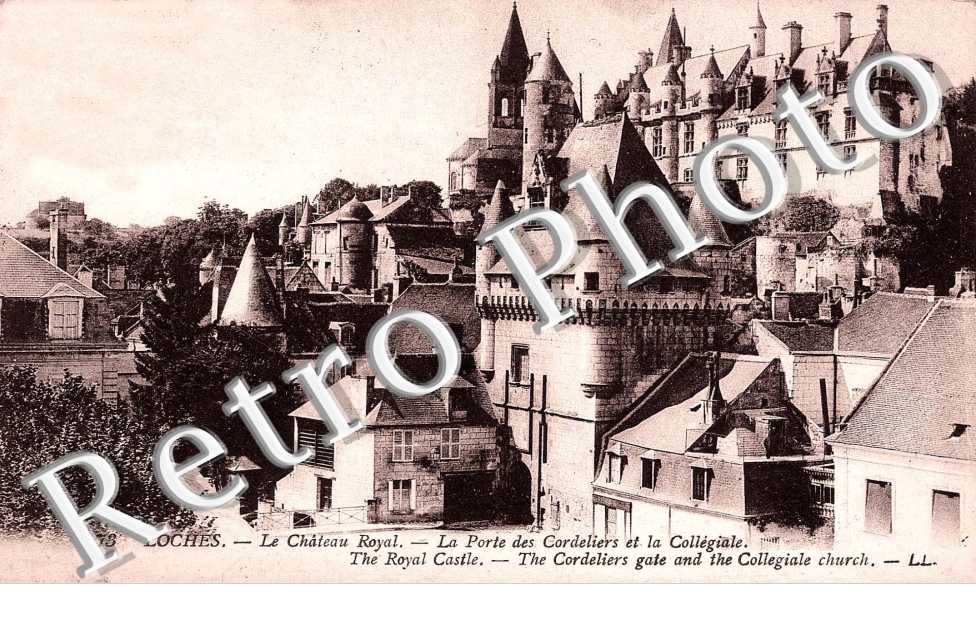 Le chateau royal - la porte des Cordeliers et la collegiale