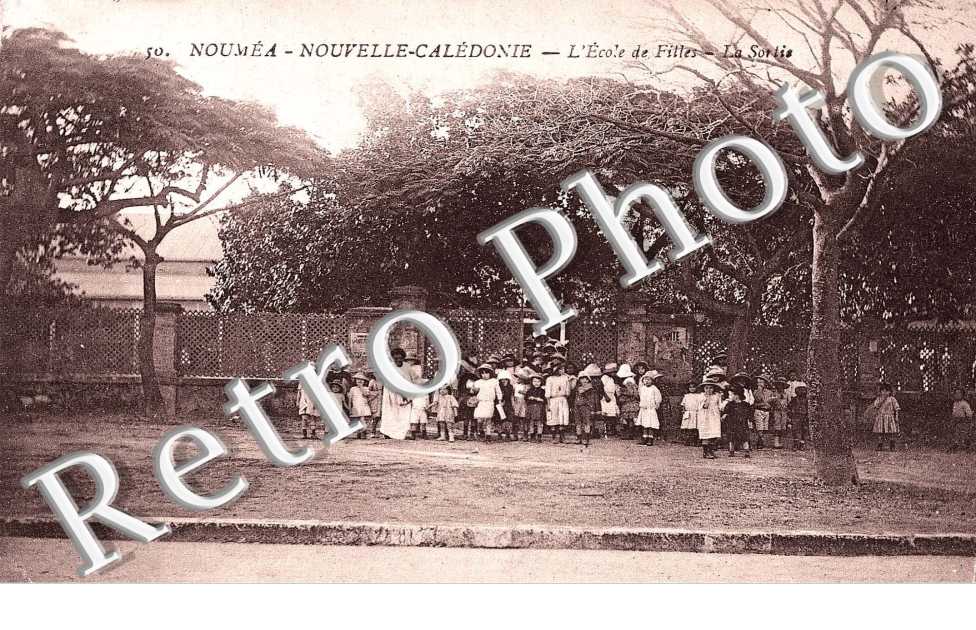 l'Ecole des Filles  - La Sortie