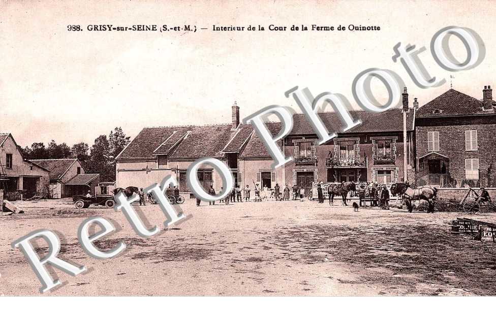 Cour de la Ferme de La Quinotte
