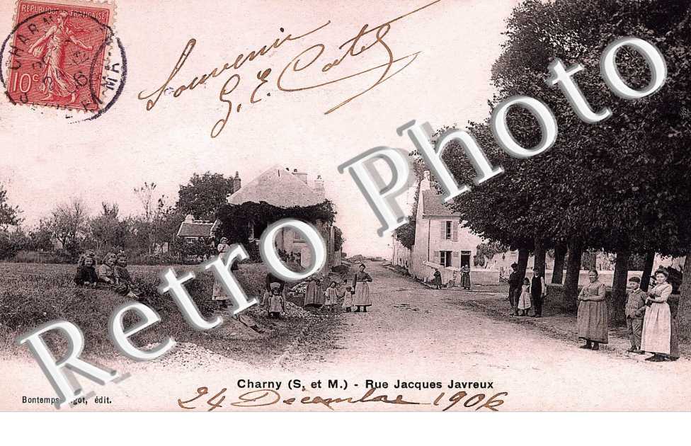 rue Jacques Javreux